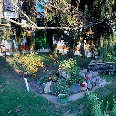 Vali Vendeghaz 3* Jula