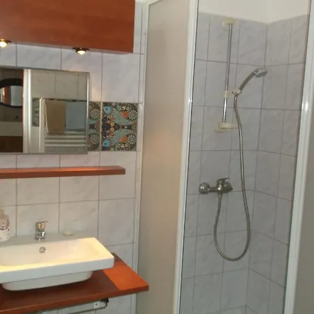 Vali Vendeghaz B&B Jula