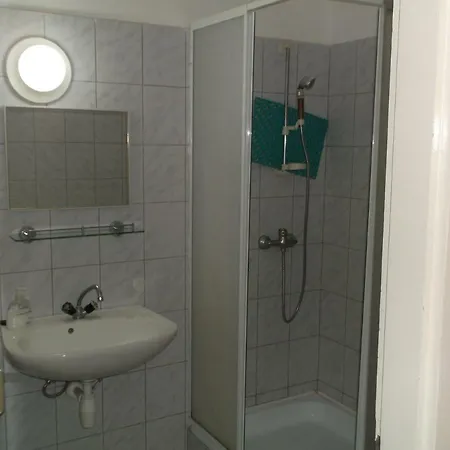 Vali Bed & Breakfast